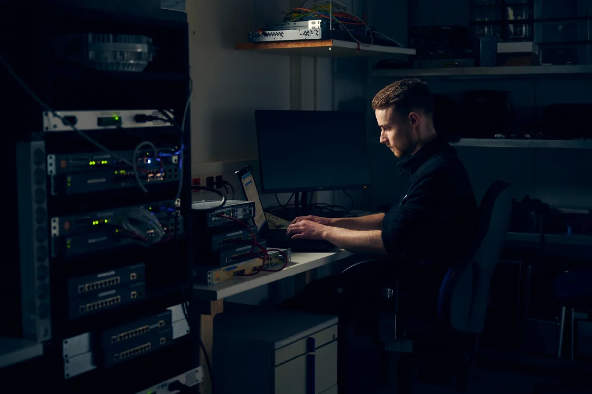 techniker der LAN-COM-East in Bereitschaft. 24h Service 365 Tage im Jahr.