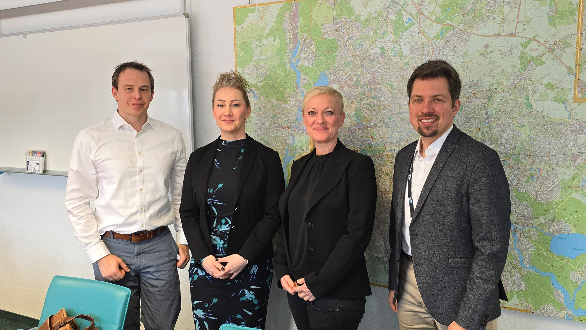 Geschäftsleitung von CampusGenius bei LAN-COM-East zu Besuch.